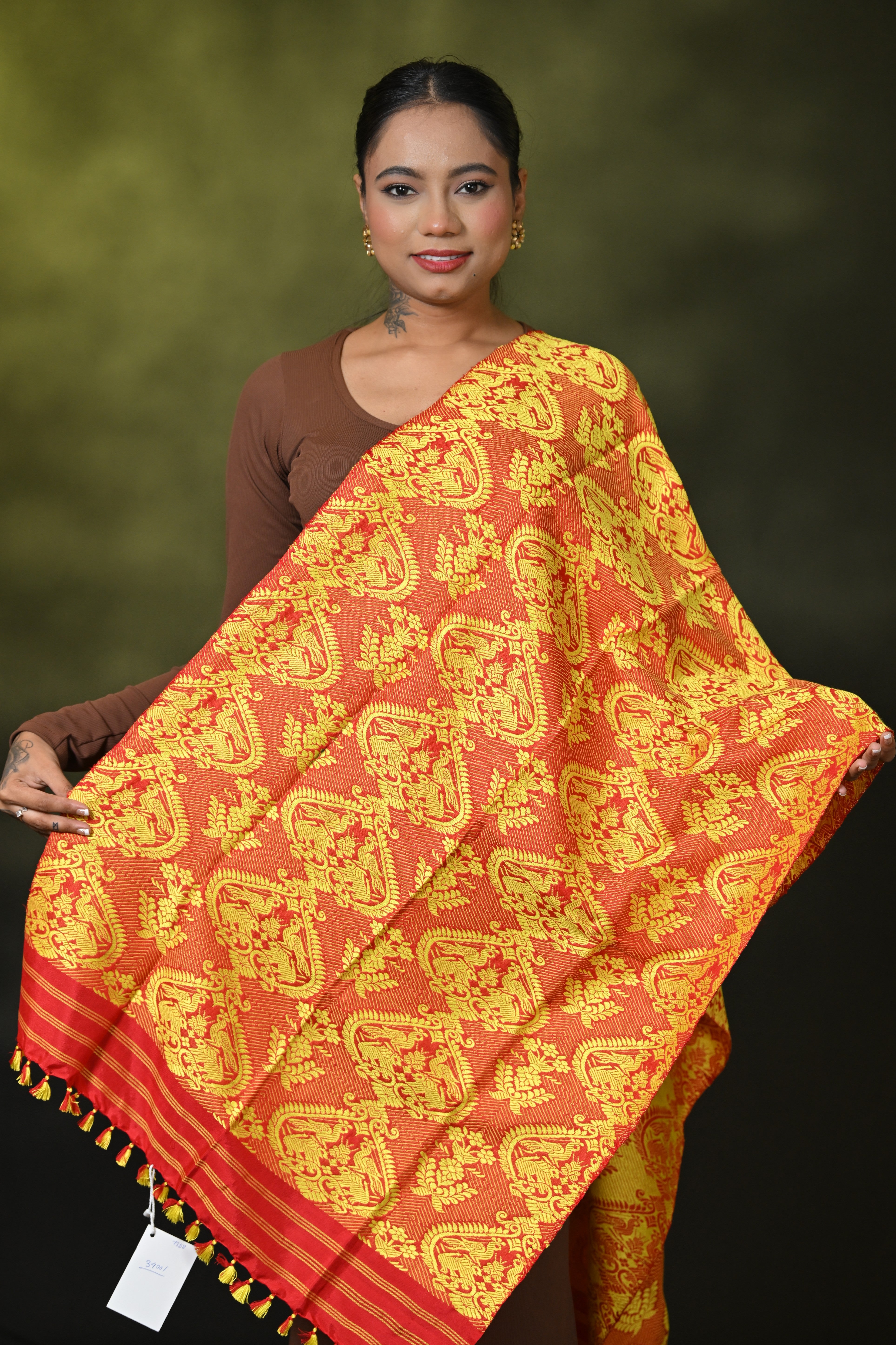 HANDWOVEN ASSAM PATT SILK STOLE ASST7358