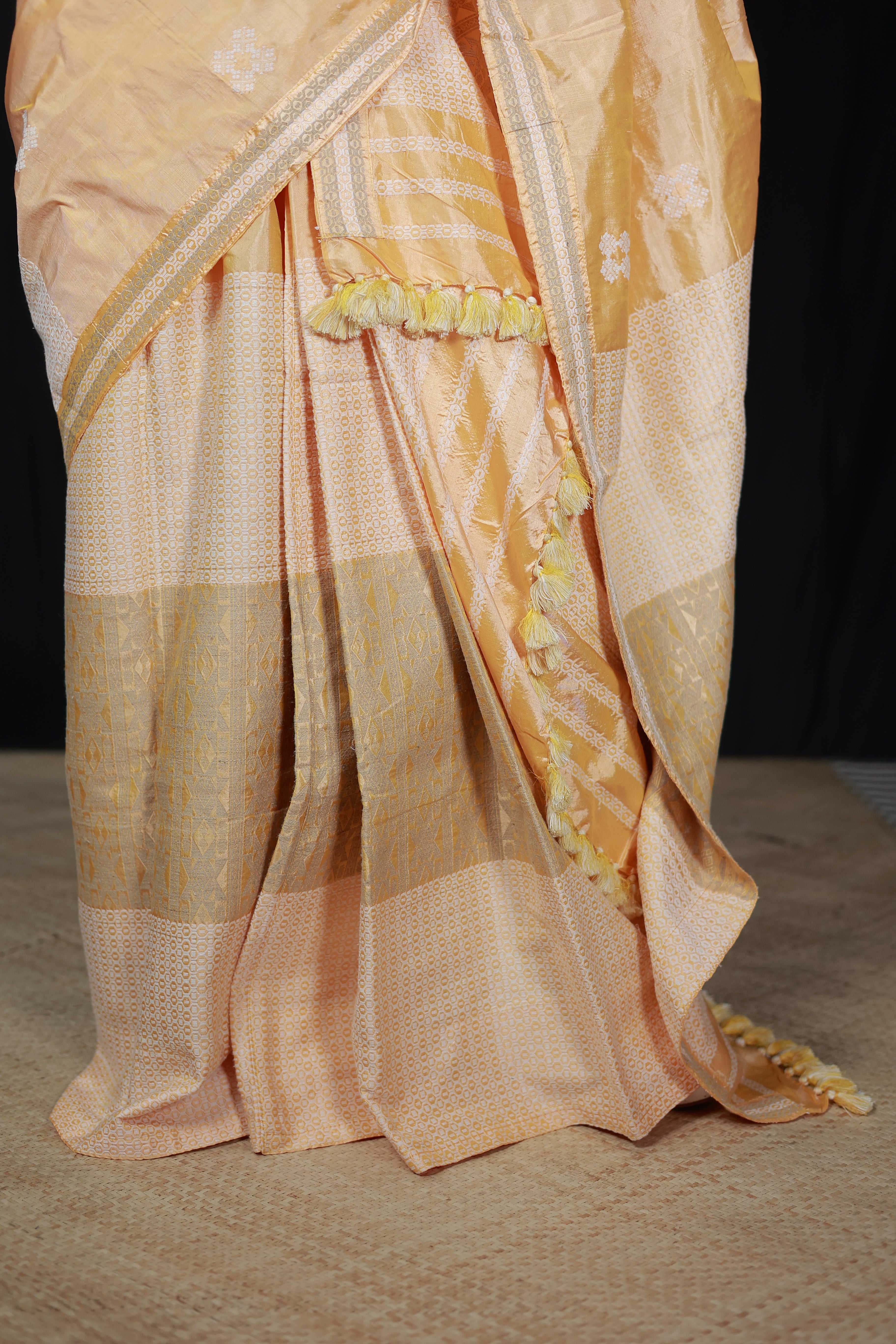 HANDWOVEN ASSAM PAT SILK MEKHALA CHADOR ASMC11