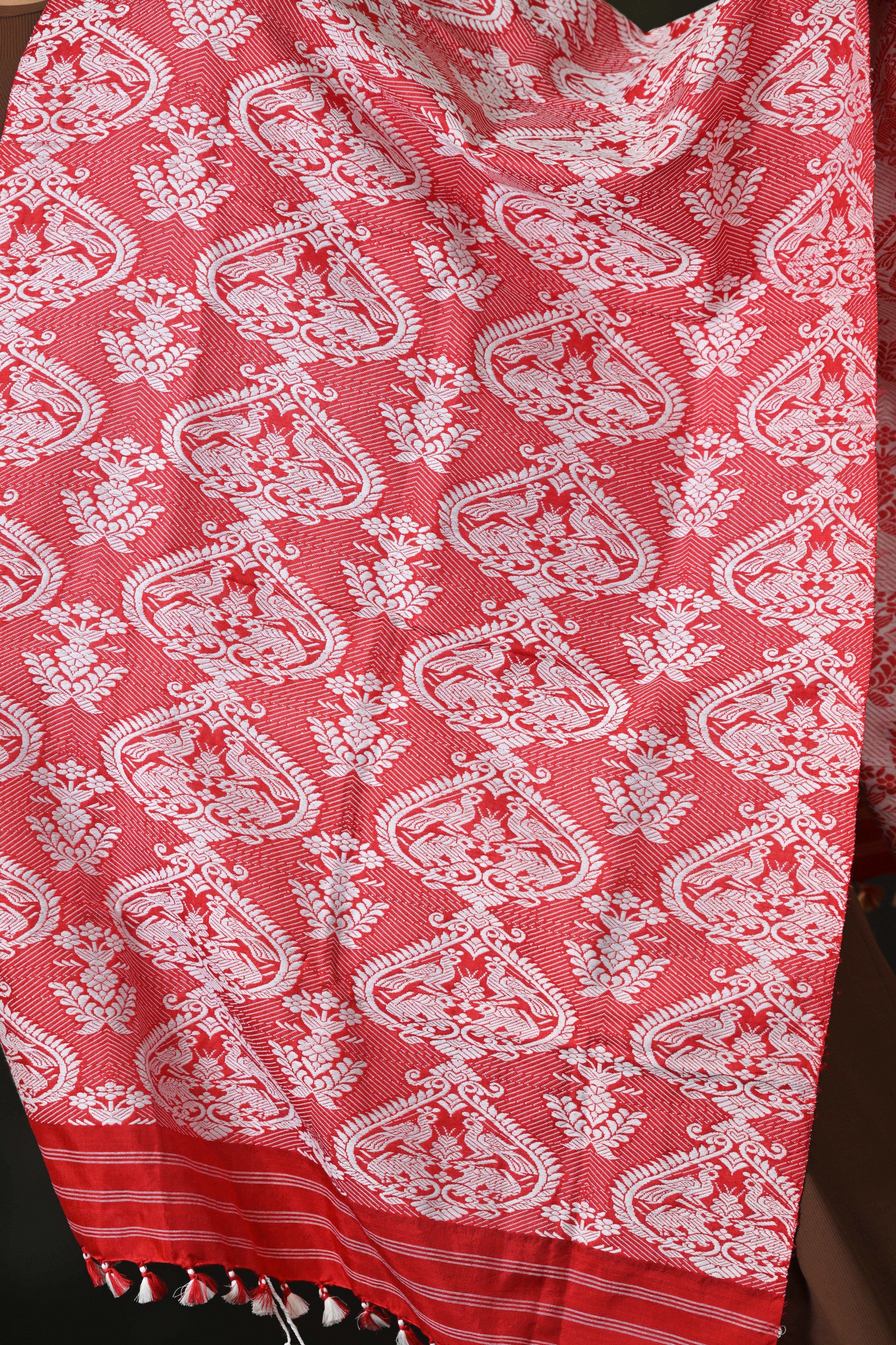HANDWOVEN ASSAM PATT SILK STOLE ASST7160